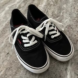 Levi shoes size5.5 womens